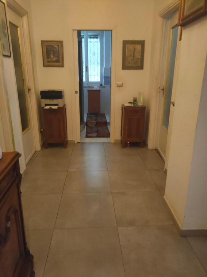 Casa - House Xavier Una Casa Famigliare , Dame Entra Solo Chi A Un Bel Cuore , Non'E Il L'Intero Alloggio Solo Stanze E Bagno Lägenhet Turin Exteriör bild