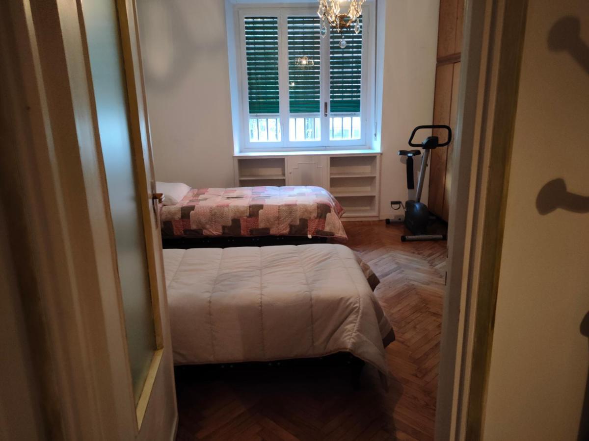 Casa - House Xavier Una Casa Famigliare , Dame Entra Solo Chi A Un Bel Cuore , Non'E Il L'Intero Alloggio Solo Stanze E Bagno Lägenhet Turin Exteriör bild