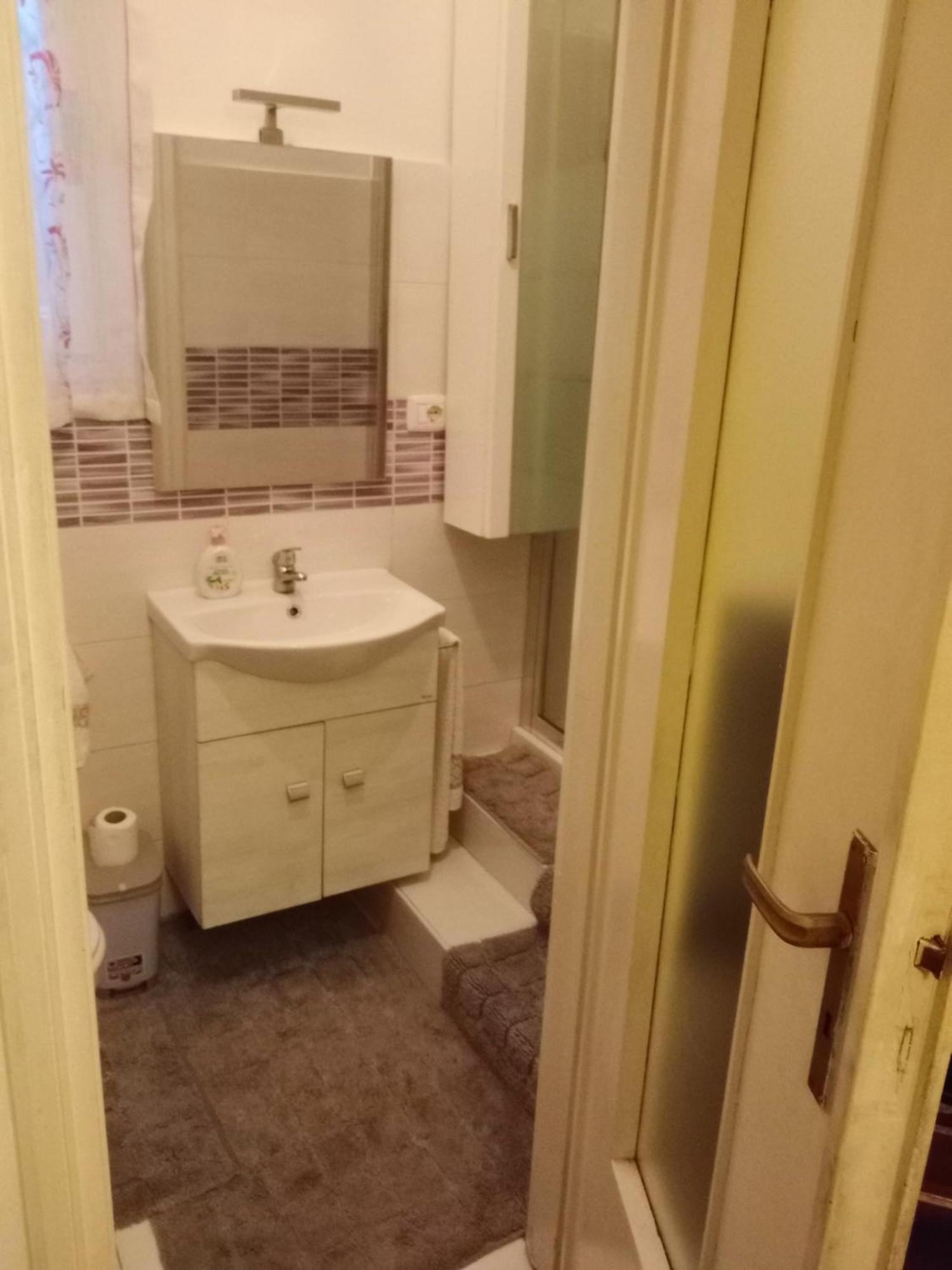 Casa - House Xavier Una Casa Famigliare , Dame Entra Solo Chi A Un Bel Cuore , Non'E Il L'Intero Alloggio Solo Stanze E Bagno Lägenhet Turin Exteriör bild